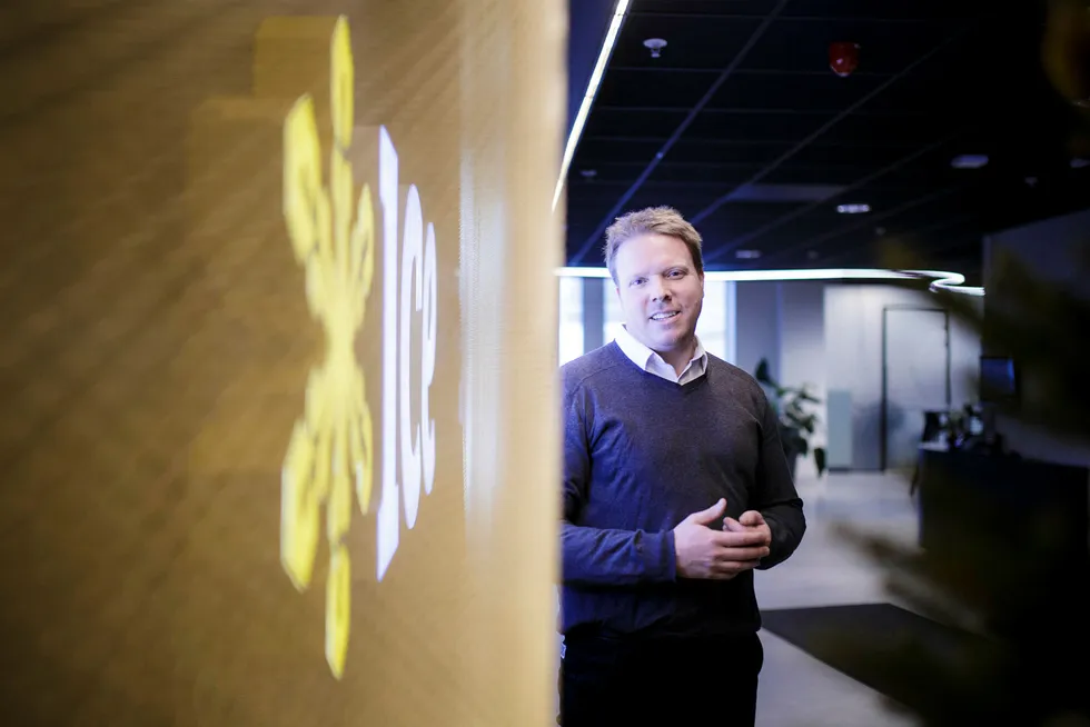 Ice-sjef Eivind Helgaker halverer prisen på selskapet og satser på å hente opptil 1,5 milliarder kroner i frisk kapital.