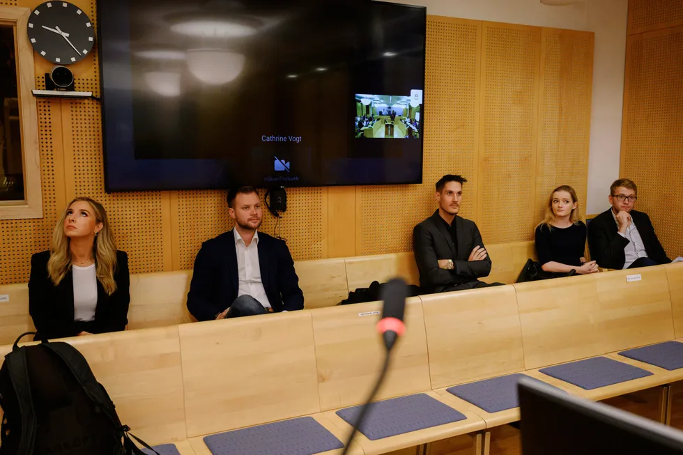 De tre selskapene som saksøker Oslo kommune representert av Christina Moe Gjerde fra Voi (fra venstre), Espen Rønneberg og Johan Olovsson fra Ryde, Julia Sandstø og Morten Askeland fra Tier.