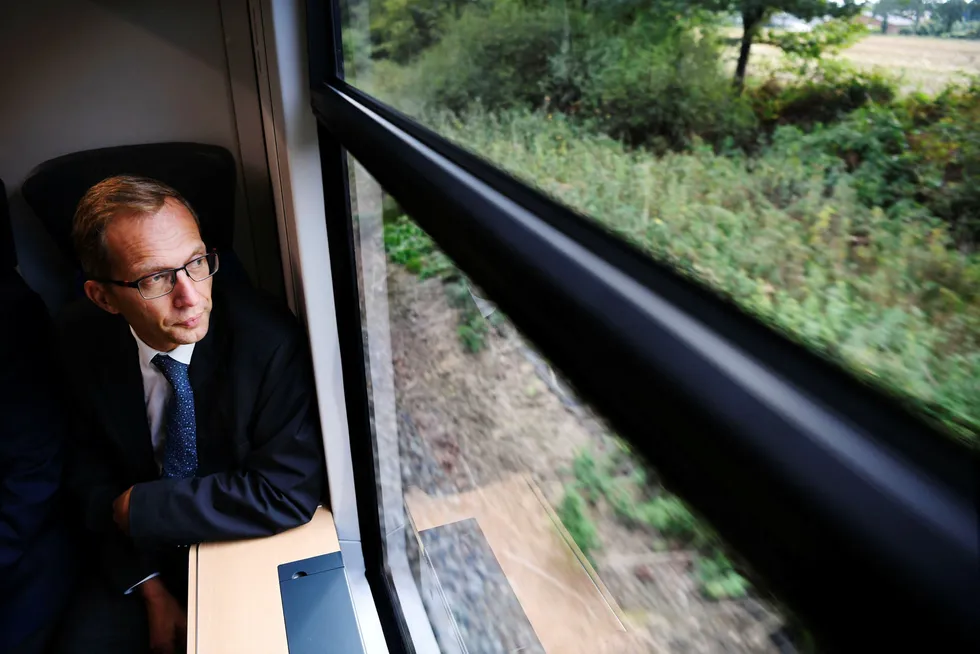 Henri Poupart-Lafarge, sjefen for det franske togselskapet Alstom, fikk tommelen ned for fusjon med tyske Siemens.