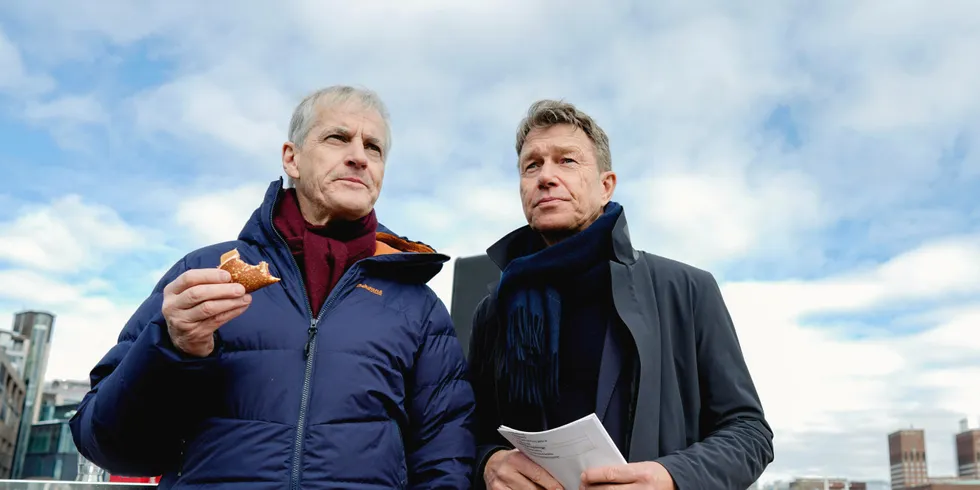 Statsminister Jonas Gahr Støre og olje- energiminister Terje Aasland sitter med det øverste ansvaret for de fleste kraftsakene som er i prosess.
