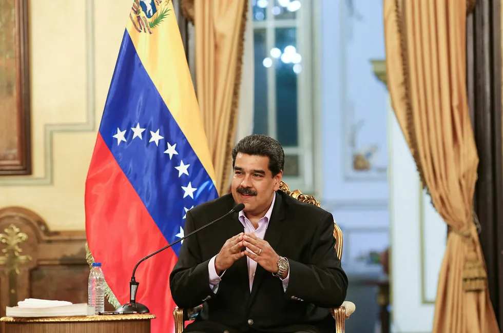 Venezuelas omstridte president Nicolás Maduro er hardt presset.