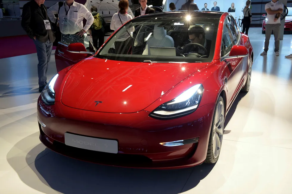 Den nye Tesla Model 3 imponerer i sikkerhetstest.