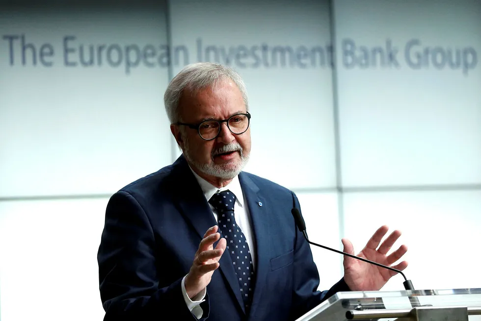 Sjefen for den europeiske investeringsbanken (EIB) Werner Hoyer er skuffet over Volkswagen. Foto: Francois Lenoir/Reuters/NTB scanpix