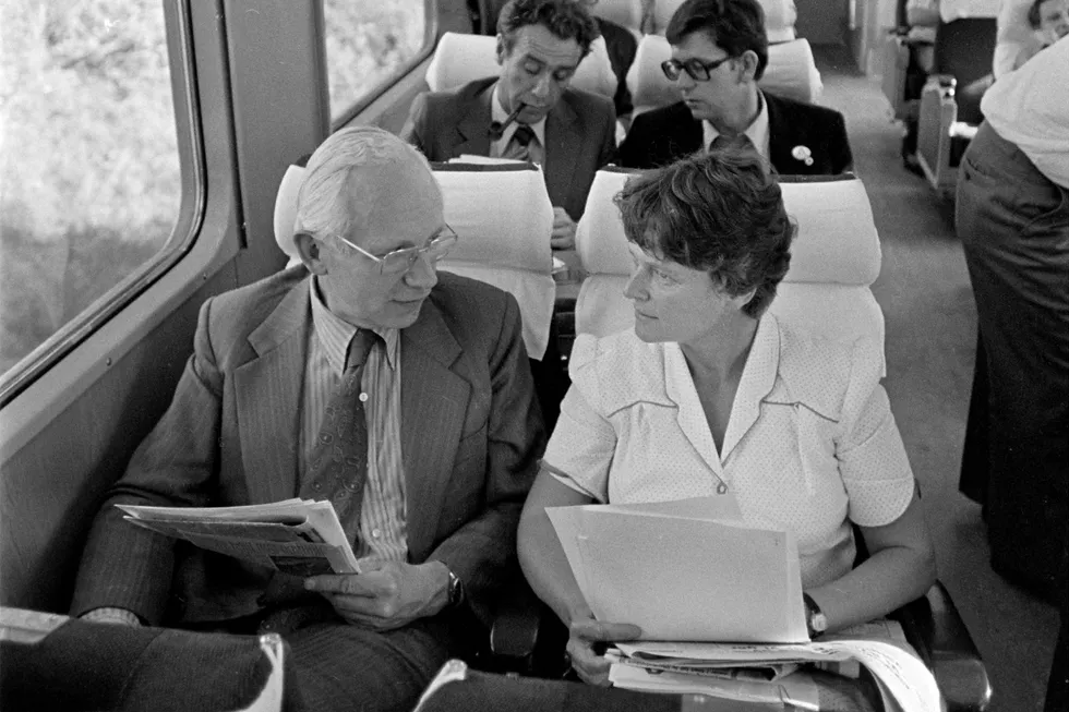 Finansminister Per Kleppe sammen med Gro Harlem Brundtland på den famøse togturen i valgkampen i 1979. I 1981 ble Kleppe generalsekretær i Efta, der han fikk laget en svært viktig utredning.