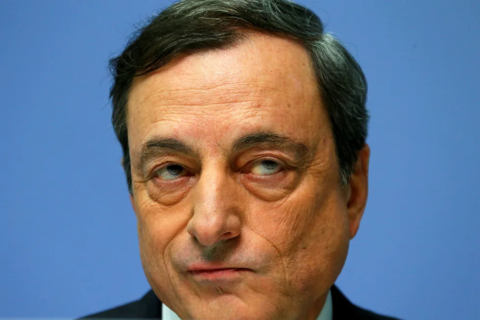 På det forrige rentemøtet kom sentralbanksjef Mario Draghi med beskjeden om at verdipapirkjøpene skal trappes ned i september og avsluttes ved nyttår. Foto: Ralph Orlowski