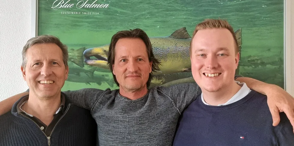 Fra venstre: Finansdirektør Phil Huber, Swiss Blue Salmon-sjef Rudolf Ryf og teknisk direktør Sune Møller i Billund Aquaculture.