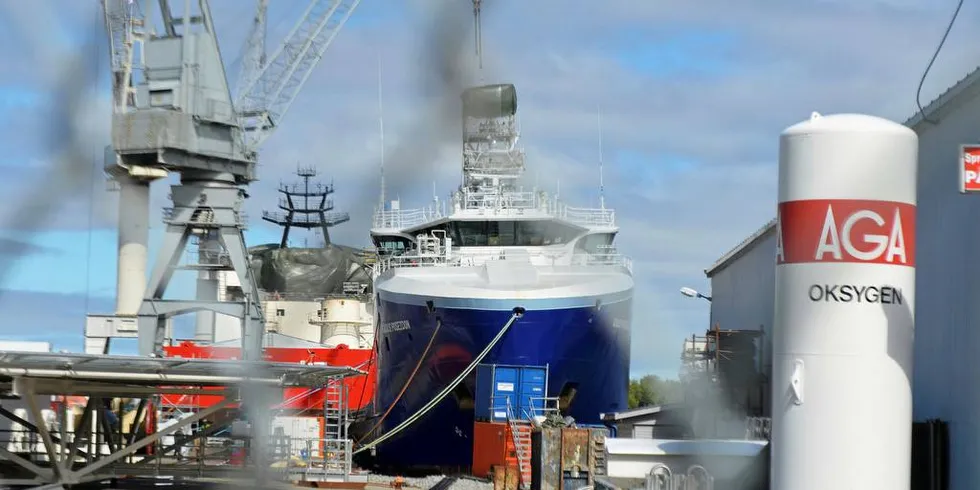 OPPTUR: Nedturen er snudd til opptur for storparten av aktørene i den maritime klyngen på Møre. Det begynner å nærme seg full gass for mange viser en fersk klyngeanalyse.Foto: Einar Lindbæk