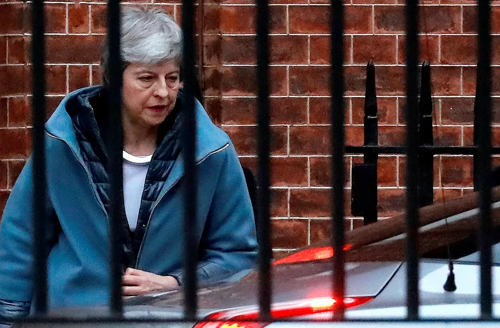 Statsminister Theresa May ble fotografert utenfor 10 Downing Street i London tidligere i dag.
