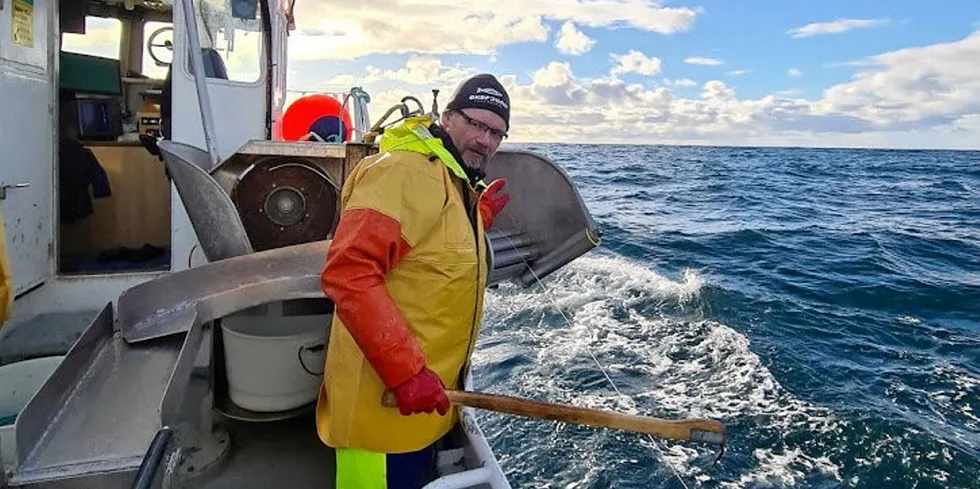 Tom Vegar Kiil, styreleder i Norges Kystfiskarlag, mener den minste flåten har behov for akutt tilrettelegging, slik at de får mer torsk i havn denne sesongen.