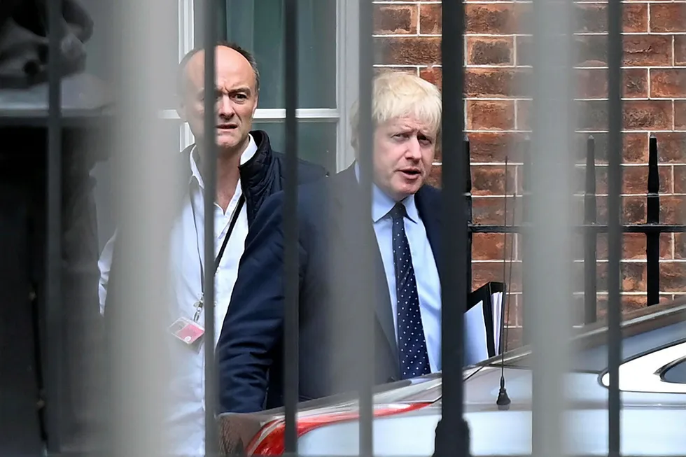 Statsminister Boris Johnson og rådgiver Dominic Cummings undervurderte det folkelige raseriet etter at Cummings laget egne karanteneregler for seg selv.