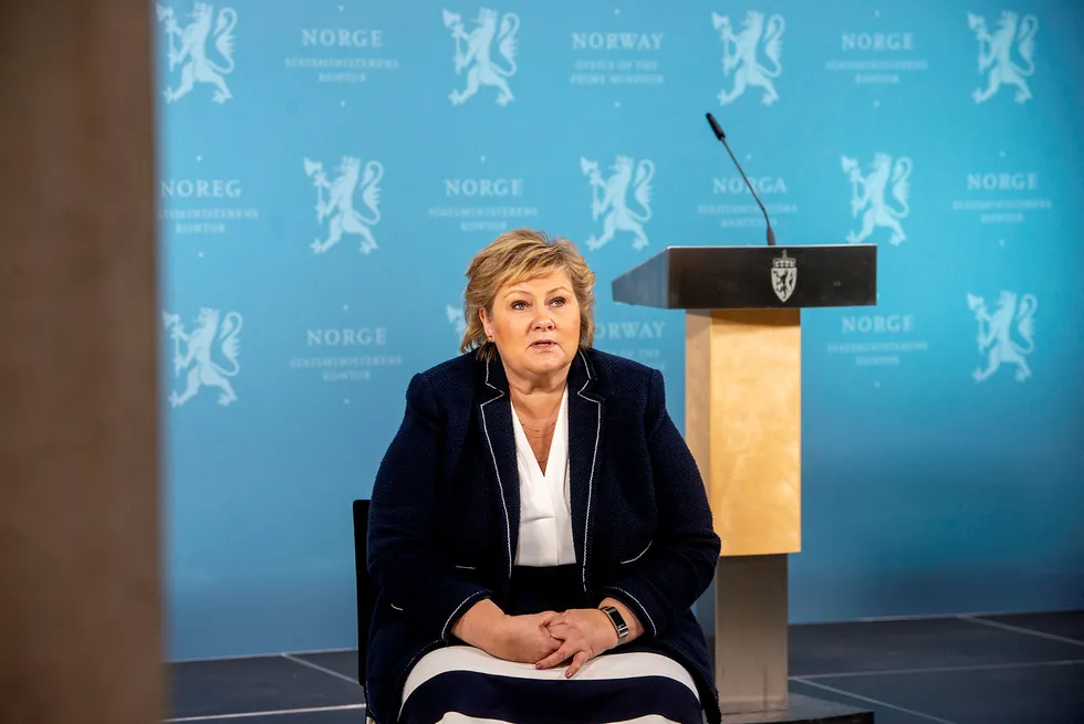 Utstyrsmangel kan ha plusset adskillige tiltaksmilliarder på statsminister Erna Solbergs kriseregning.