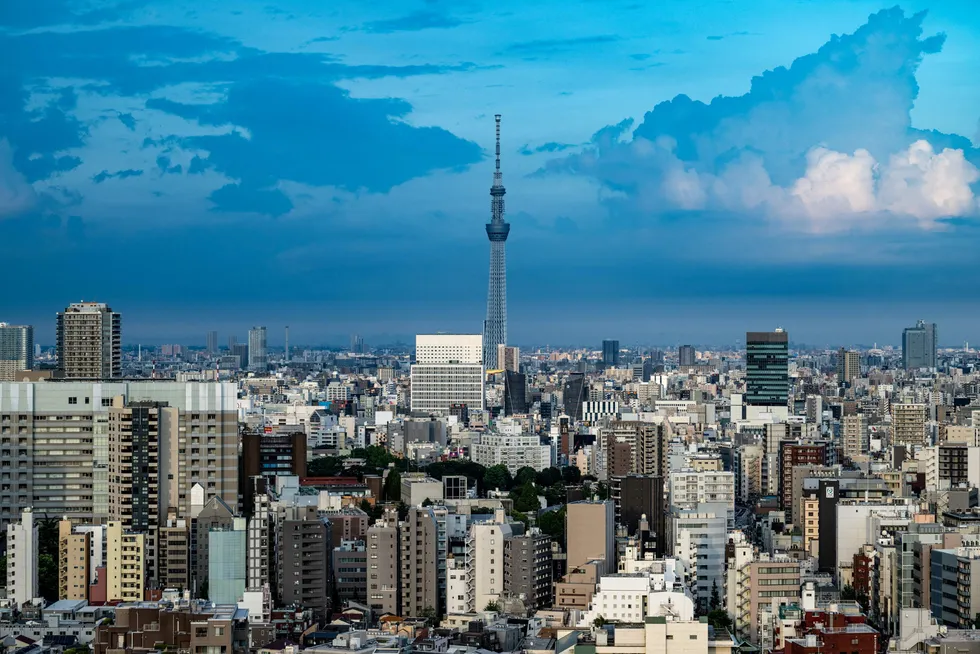 Den japanske økonomien har vist muskler og levert en høyere enn ventet vekst. Her fra med utsikt over Tokyo fra Bunkyo Civic Center Observation Deck.