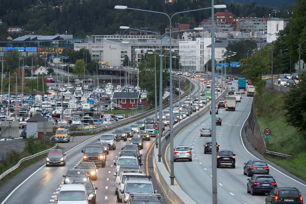 I snitt sitter Oslo-bilister 145 timer i kø hvert år. Foto: Terje Bendiksby / NTB scanpix