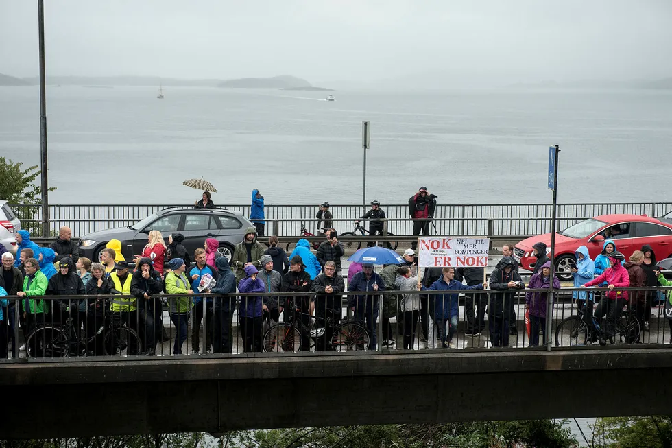 Striden om bompenger har ført til flere aksjoner i Stavanger og Sandnes, her fra aksjon mot bomringen på bybroen i Stavanger i august.