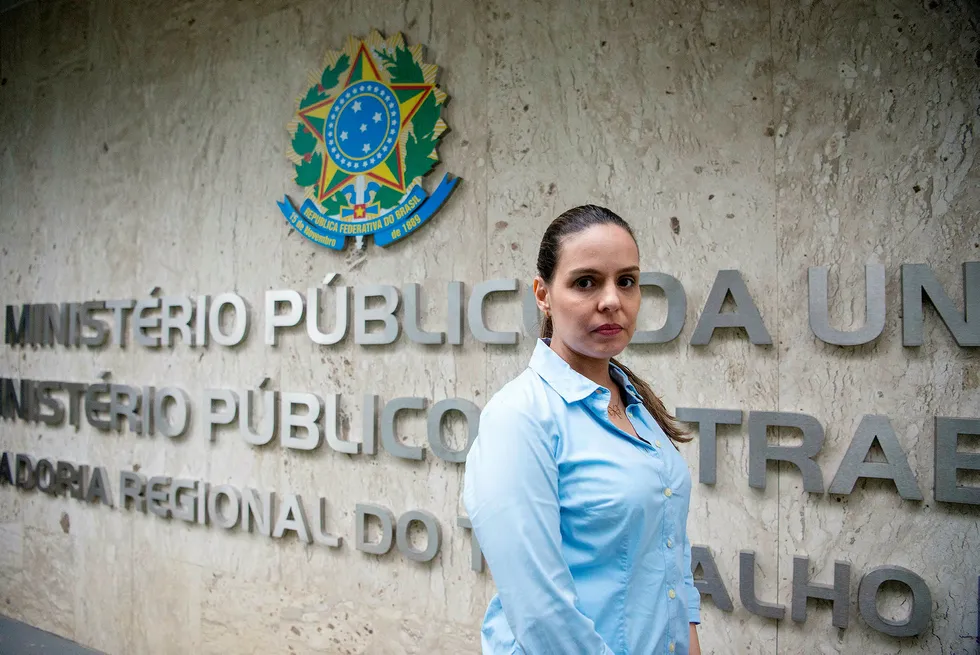– Hydro er en svært viktig arbeidsgiver, både i staten og spesielt i kommunen Barcarena, sier Carla Novoa, jurist i den lokale avdelingen i arbeidsdepartementet i Brasil. Foto: Mikaela Berg