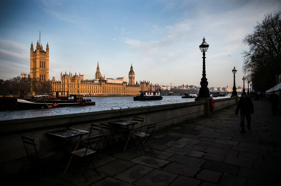 Den britiske parlamentsbygningen i London. Foto: Per Thrana
