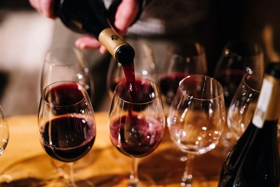 Et glass rødvin til maten gir lavere blodsukker og stiller sulten bedre enn et alkoholfritt alternativ, viser svensk forskning.