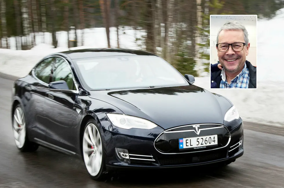 Tesla Model S er solgt i nesten 20.000 eksemplarer i Norge. Noen velger likevel å gå tilbake til fossilt drivstoff. Per Terje Lænn kjører nå en ladbar hybrid.