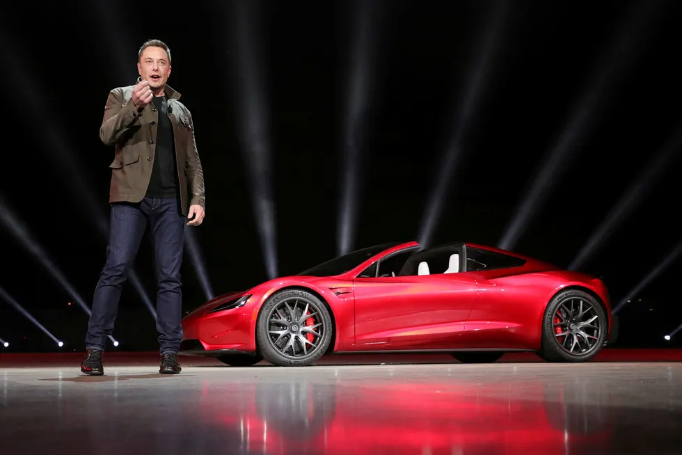 Hvis Tesla lykkes de neste årene, kan grunnlegger Elon Musk bli en av verdens rikeste. Foto: Tesla/Handout via Reuters/NTB Scanpix