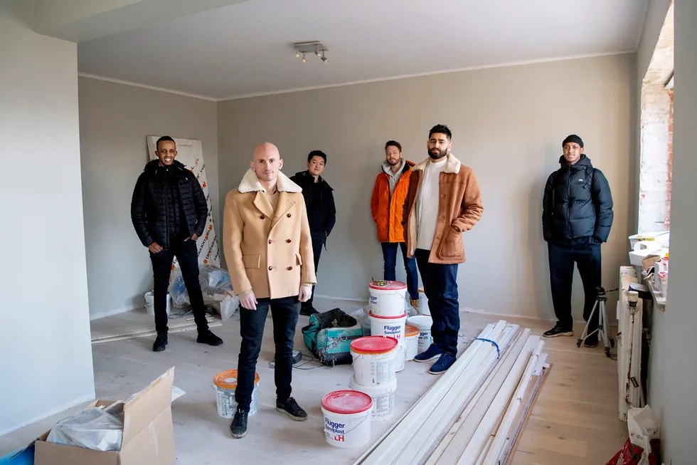 Solgt.no gir fastpris på boliger basert på egenutviklede datamodeller. Fra venstre: Shafi Adan, Jan Oftedal, Jørn Skogsrud, Arne Kvale, Anders Gill og Abdi Rahim.