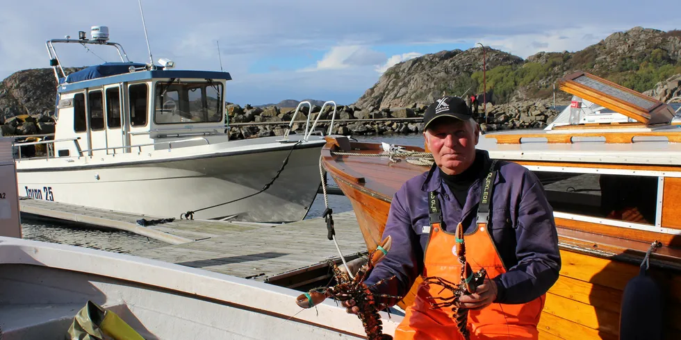 - Fisket var spesielt godt i starten av sesongen og hummeren er av fin størrelse. Så langt i sesongen har jeg fått en tredjedel mer enn det jeg oppnådde i fjor, sier Erling Kristensen på «Borgen» fra Korshamn i Lyngdal.