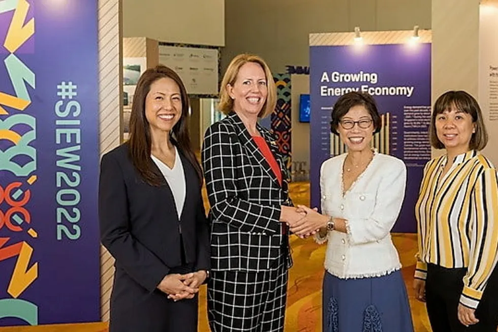 Agreed: Yu Li P’ing (left) Shell general manager carbon capture and storage Asia; Agnete Johnsgaard-Lewis, Brunei Shell Petroleum managing director; Aw Kah Peng, chairperson of Shell companies in Singapore and Seow Hui Tan, Shell global head of thought leadership and product strategy, emerging energy solutions.