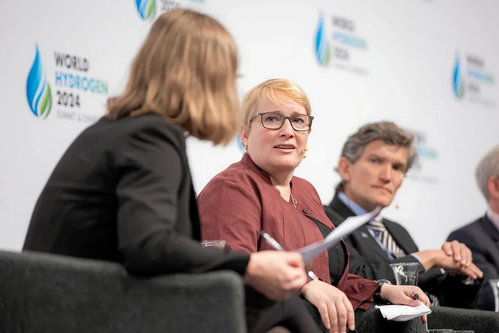 Fiona Simon, Australian Hydrogen Council (centre) and Martijn Coopman, Port of Rotterdam (right) speaking at the World Hydrogen Summit.