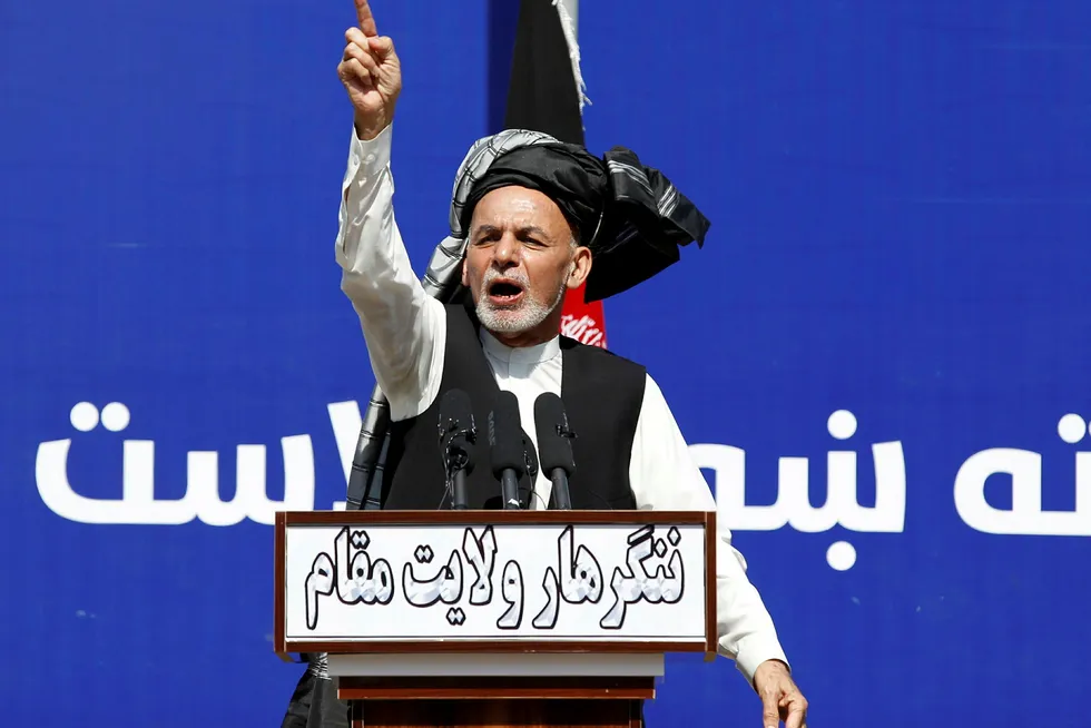 President Ashraf Ghani var ikke i Doha da avtalen ble signert, og hittil har Taliban nektet både å anerkjenne og forhandle med ham.