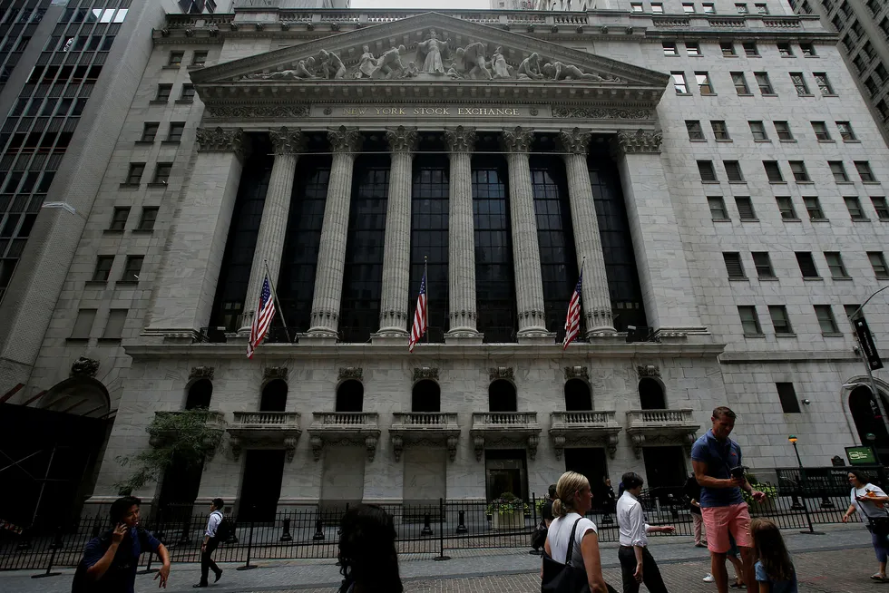 Aksjebørsen New York Stock Exchange på Wall Street i bydelen Manhattan i New York. Foto: CARLO ALLEGRI / REUTERS / NTB Scanpix