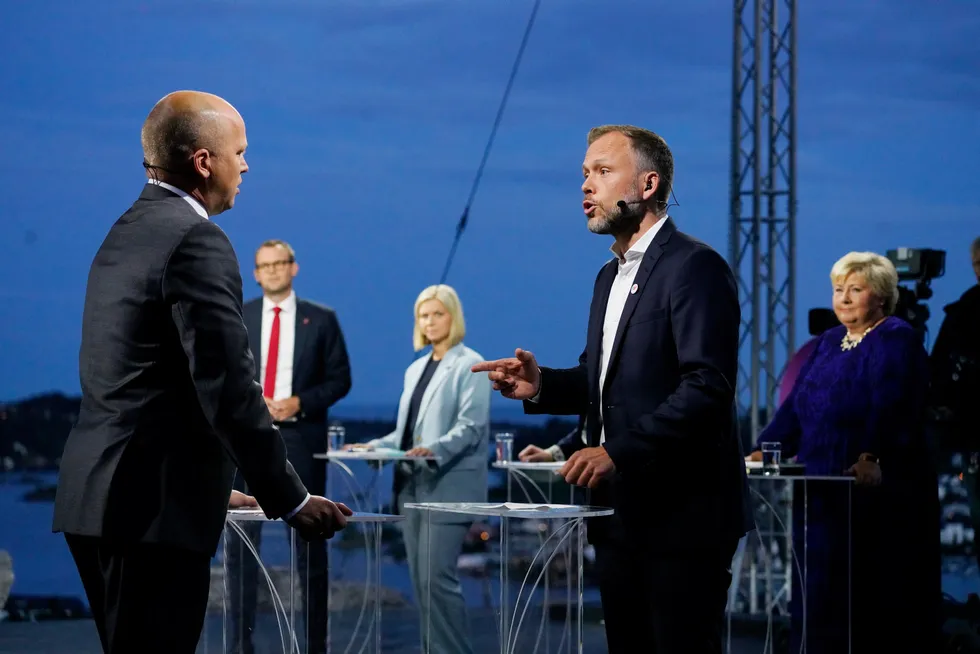 Senterpartiets leder Trygve Slagsvold Vedum og leder i Sosialistisk Venstreparti Audun Lysbakken barket sammen under NRKs partilederdebatt i Arendal.