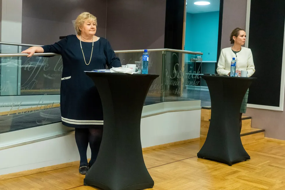 Høyres leder og statsminister Erna Solberg og leder av programkomiteen Linda Hofstad Helleland th. på pressetreff i forkant av Høyres landsmøte.