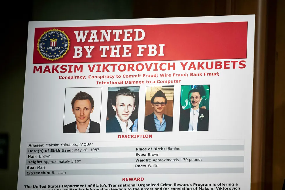 Amerikanske myndigheter etterlyser to russiske hackere med bånd til Kreml.
