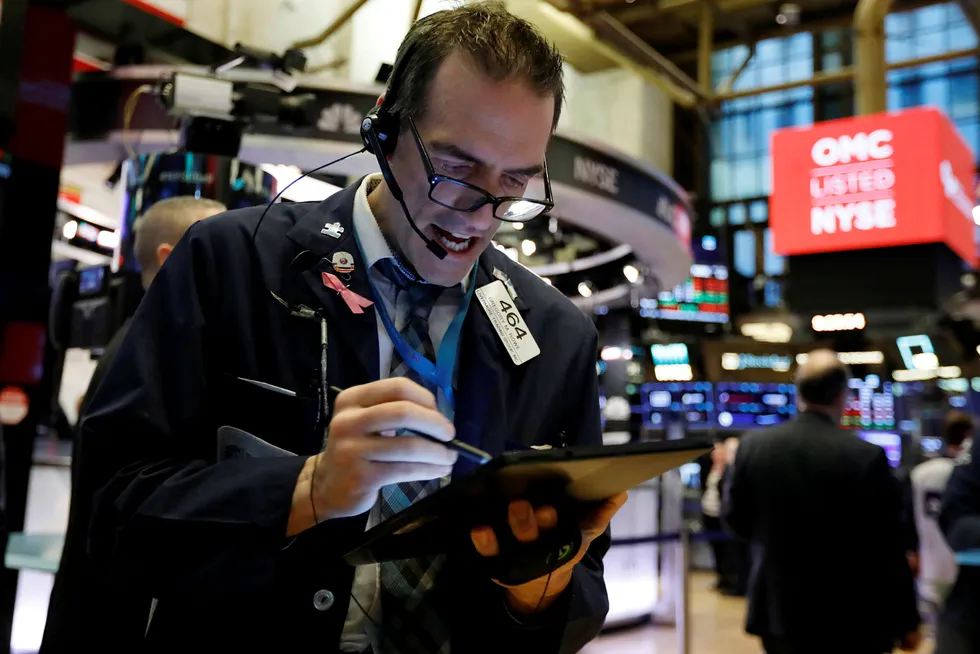 Børsmegler Gregory Rowe på gulvet på New York Stock Exchange har hatt en meget tøff uke.