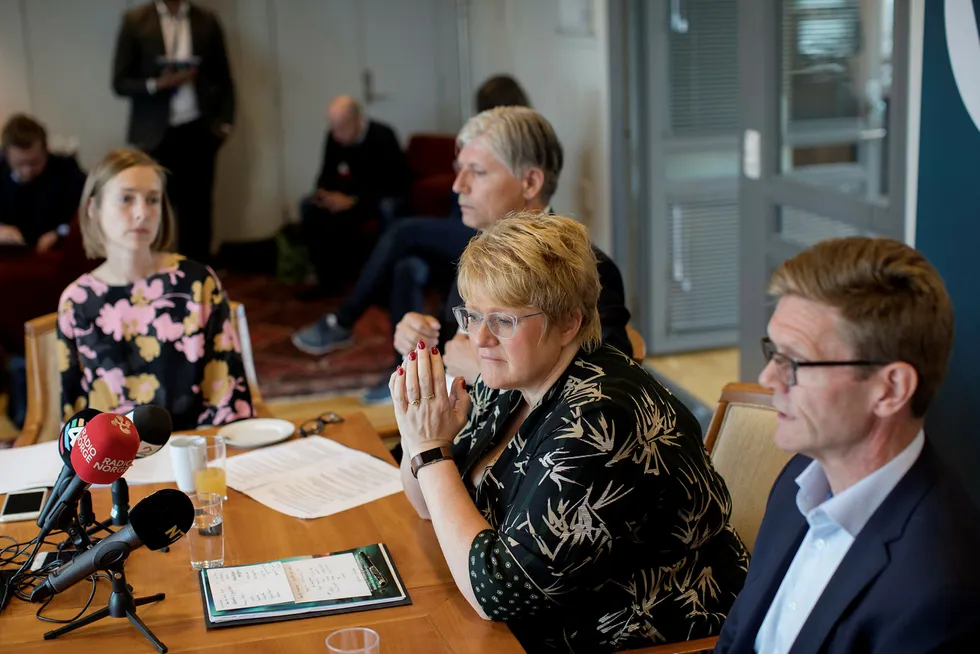 I juni oppsummerte Venstres statsråder Iselin Nybø (fra venstre), Ola Elvestuen og Trine Skei Grande sammen med parlamentarisk leder Terje Breivik partiets første halvår i regjering. Det neste halvåret har partiet tilbrakt under sperregrensen.