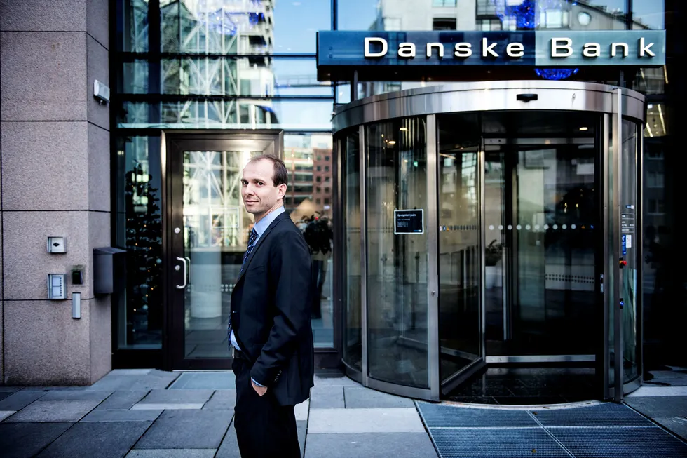 Danske Capitals investorbarometeret viser at norske investorer er vært optimistiske til norsk økonomi. Jacob Børs Lind i Danske Capital, er ansvarlig for barometeret. Foto: Fartein Rudjord