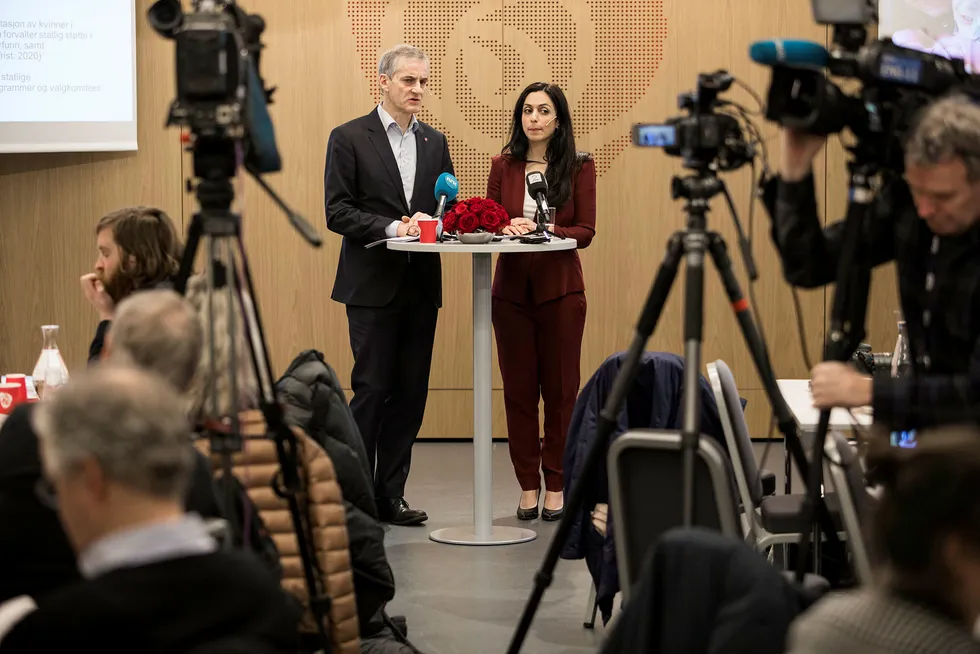 Nestleder Hadia Tajik og partileder Jonas Gahr Støre møtte pressen for å fortelle om Arbeiderpartiets program de neste årene. Tore Meek /NTB Scanpix