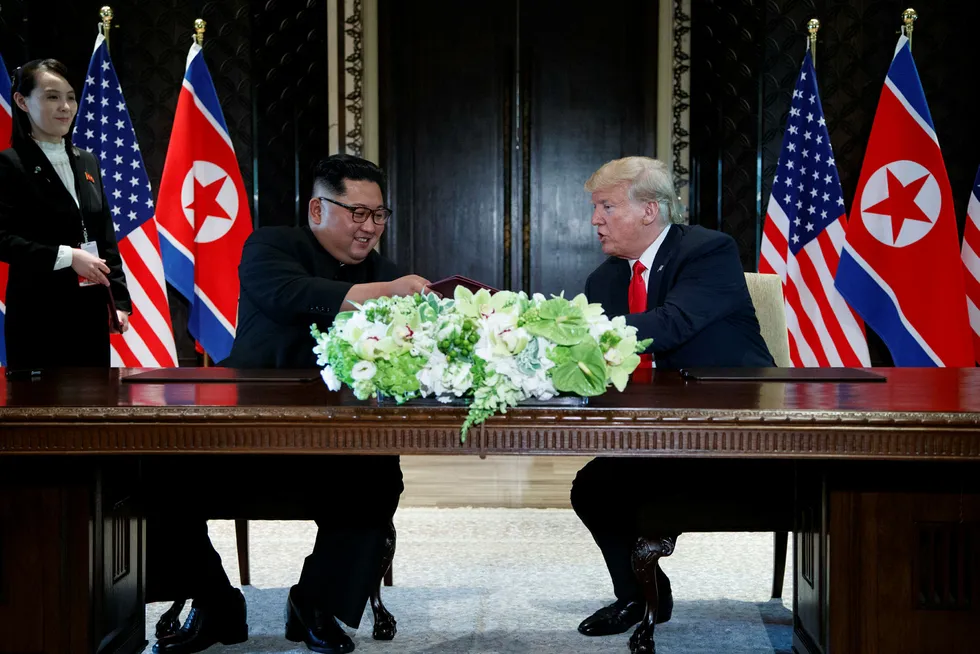 Nord-Koreas leder Kim Jong Un og USAs president Donald Trump møttes til samtaler i juni på Sentosa-øyen i Singapore.
