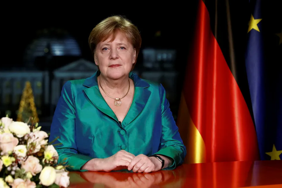 Tysklands statsminister Angela Merkel sier i sin nyttårstale at hun bruker all sin kraft på å bekjempe klimaendringene, som hun slår fast er menneskeskapte. Foto: Michele Tantussi / AP / NTB scanpix