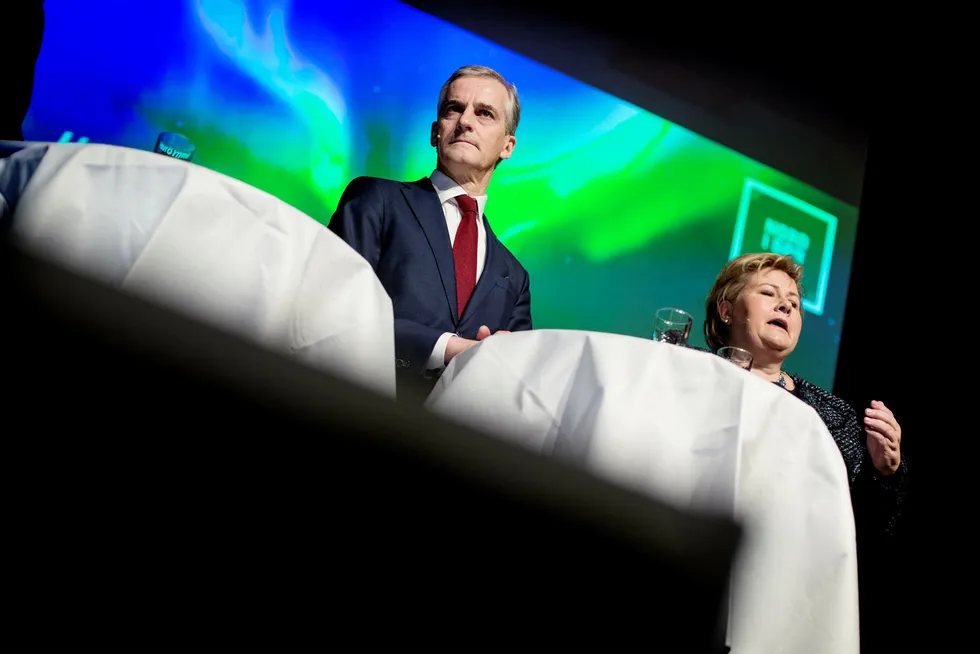 Ap-leder Jonas Gahr Støre og statsminister Erna Solberg (Høyre) møttes til duell nummer to i valgåret 2017. De konkurrerte i å være norgesmester i havrom. Foto: Ida von Hanno Bast