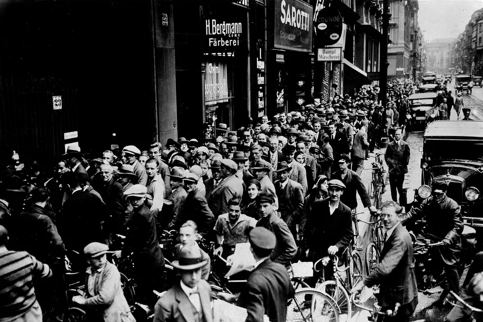 Bankkrisen akselererte kraftig nedturen i tysk økonomi. Her fra Berlin etter kollapsen i Danat Bank i 1931.