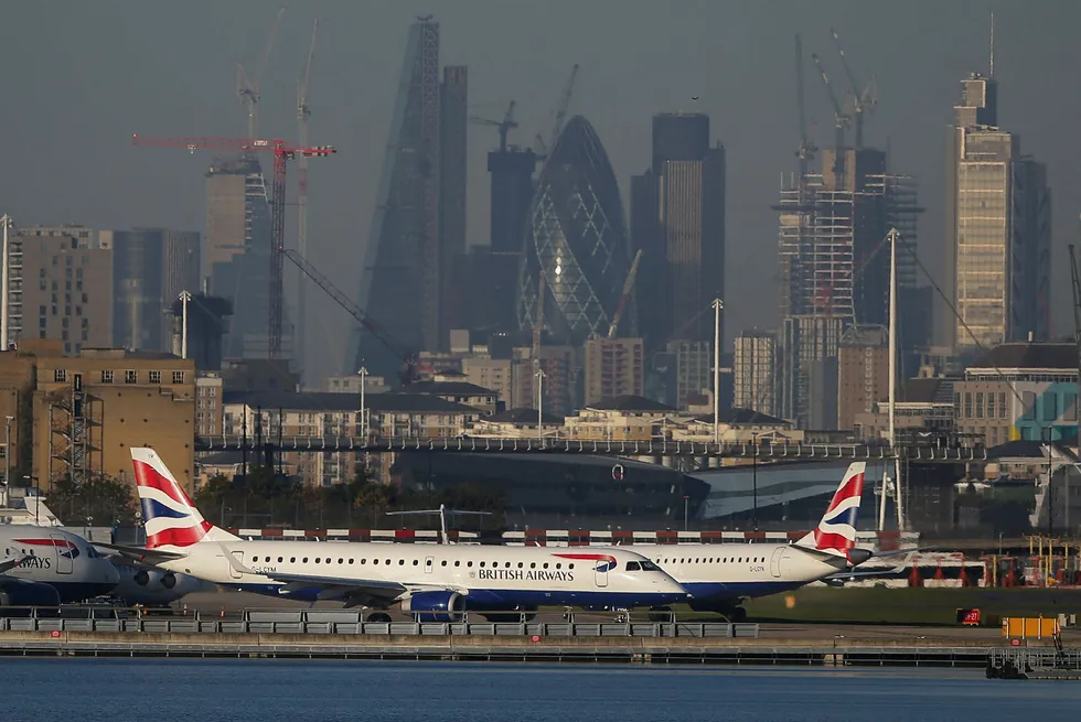 London City Airport er populært blant forretningsreisende på tur til og fra den britiske hovedstaden. Foto: Daniel Leal-Olivas/AFP/NTB Scanpix