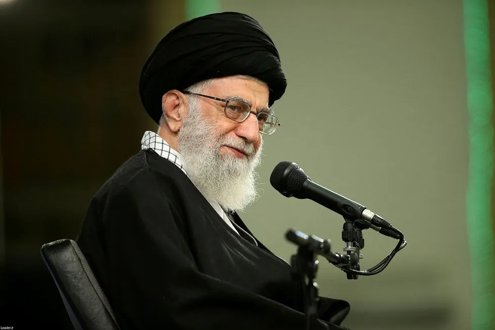 Ayatolla Ali Khamenei mener at president Donald Trump har avdekket den korrupsjon som finnes i USA. Foto: HANDOUT