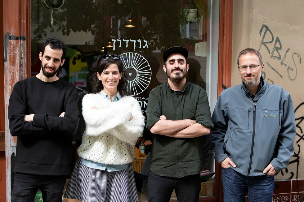 Nytt liv i Tyskland. Doran Eisenberg (fra venstre), Tal Alon, Nir Ivenizki og Yaron Valler har vidt forskjellige interesser og bakgrunn, men de er alle en del av samme trend: unge israelere som flytter til Berlin.