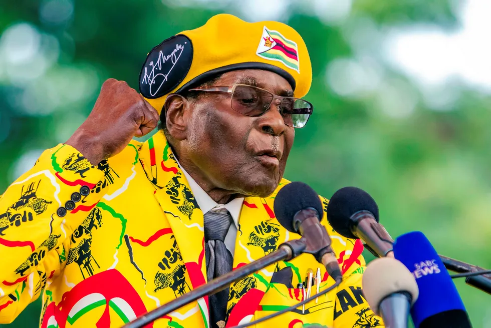 Zimbabwes president Robert Mugabe er avsatt som partileder. Foto: Jekesai Njikizana/AFP Photo/NTB scanpix