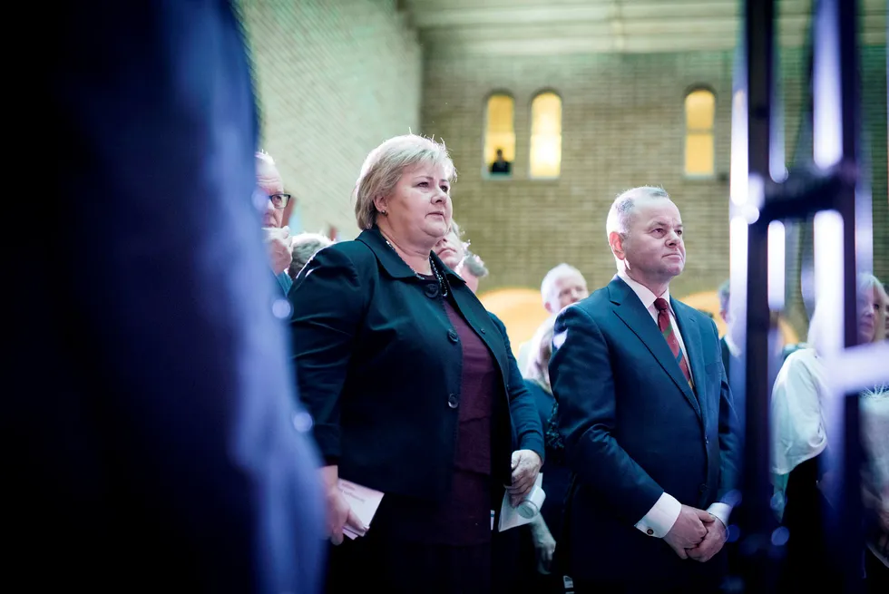 Hvor lenge holder statsminister Erna Solberg sin beskyttende hånd over den omstridte stortingspresidenten? Foto: Skjalg Bøhmer Vold