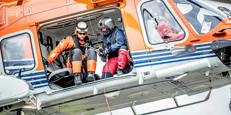 Developers Orsted and Eversource signed a contract for helicopter crew transfer with HeliService