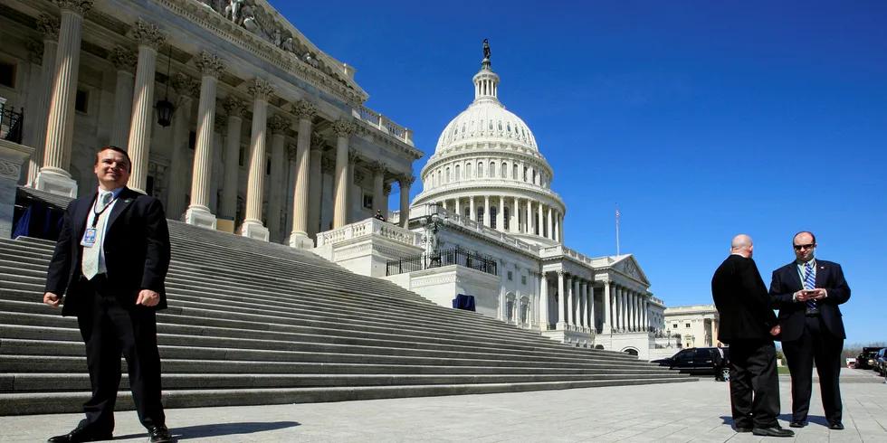 MAKTSENTER: Capitol Hill i Washington, D.C. huser Kongressen i USA og er de folkevalgtes maktsenter. Importskatten må få flertall der for at den skal bli en realitet.