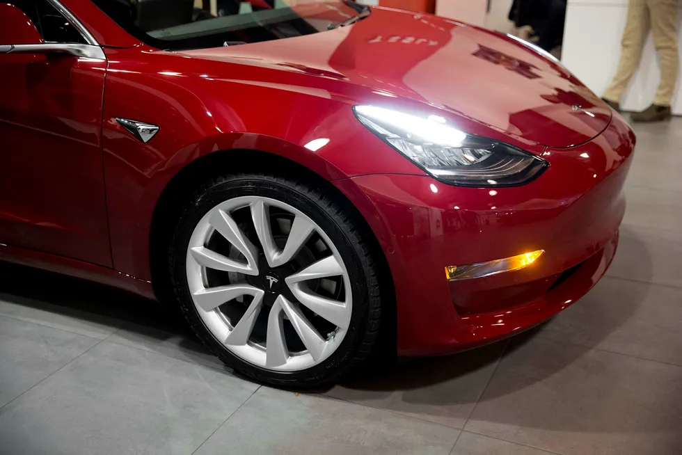 Tesla vil ha patent på ny teknologi som skal gi bedre og billigere bilbatterier.