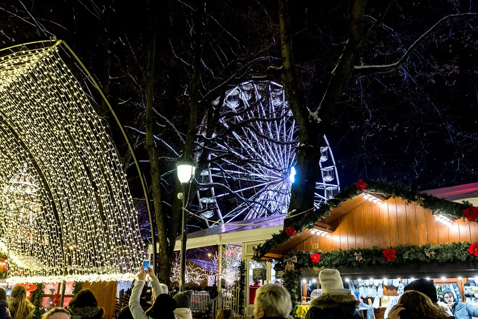Strømmen var dyrere i Norge enn i Sverige i desember. Her fra julemarkedet i Spikersuppa i Oslo.