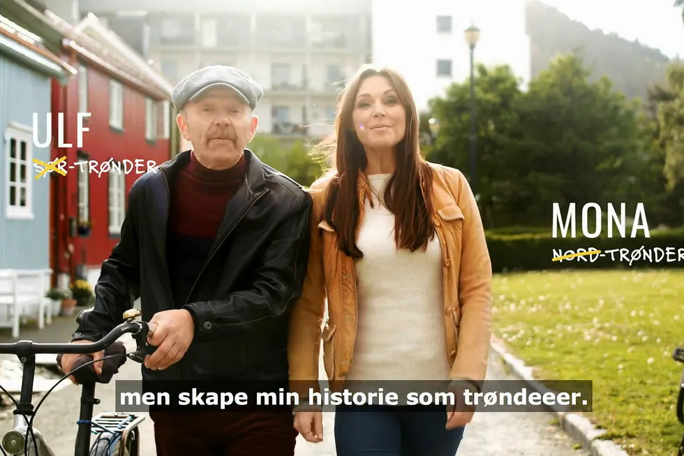 Musiker Ulf Risnes, kjent fra Tre Små Kinesere, og tidligere modell Mona Grudt, kjent fra Miss Universe, er to av dem som bidrar i Trøndelag fylkeskommunes nye musikkvideo. Foto: Trøndelag fylkeskommune